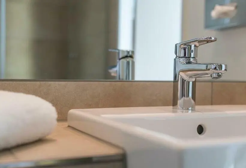 Standard Yhden Hengen Huone, Harbr. Hotel Konstanz