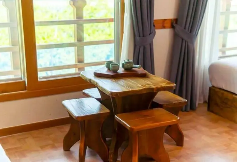 デラックススイート, Jeonju Wangyijimil Hanok