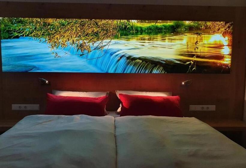 غرفة قياسية, Der Adler