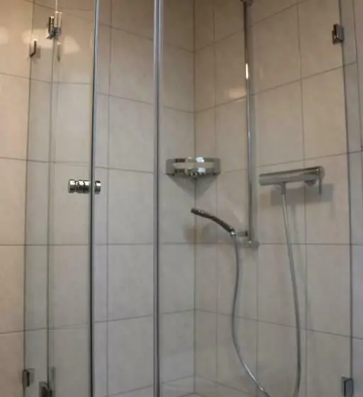 Standard Yhden Hengen Huone, Lowen