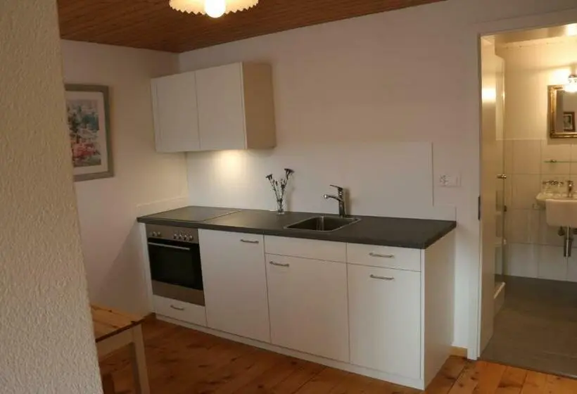 Sviitti, Lowen
