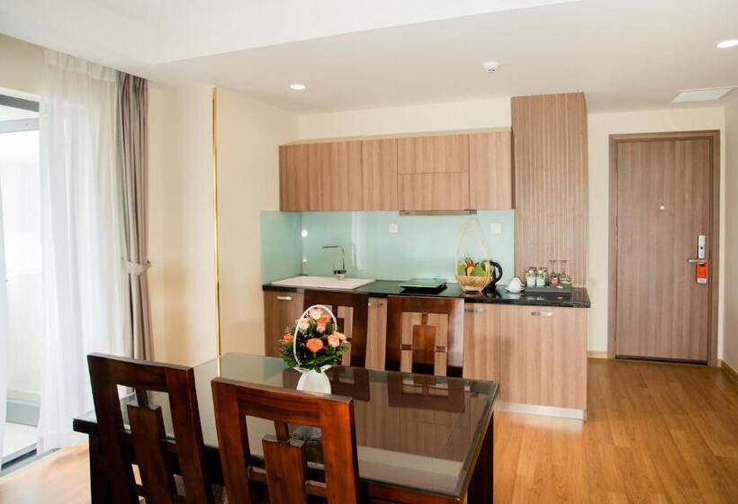 سوییت با چشمانداز دریا, Orbit