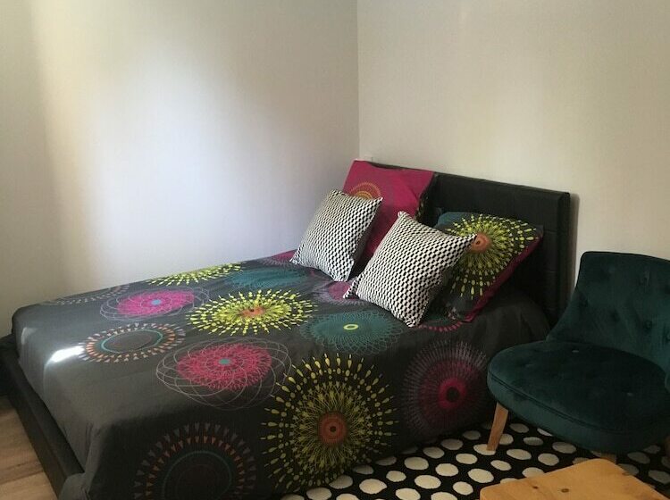 غرفة قياسية مطلّة علي حمام السباحة, Esprit D'ailleurs