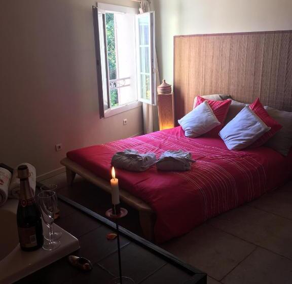 غرفة قياسية مع حمام خارجي, Esprit D'ailleurs