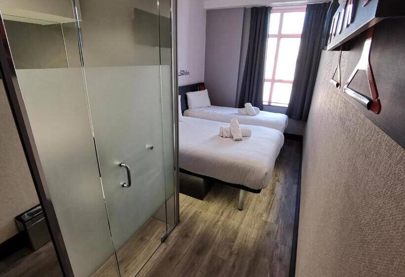 اتاق خانوادگی, Easyhotel Sheffield