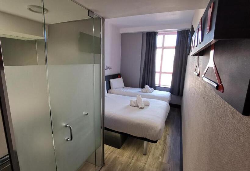 اتاق خانوادگی, Easyhotel Sheffield