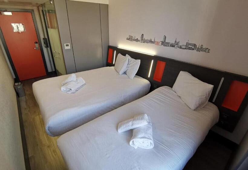 اتاق خانوادگی, Easyhotel Sheffield