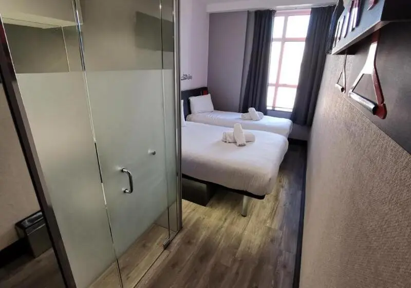ファミリールーム, Easyhotel Sheffield
