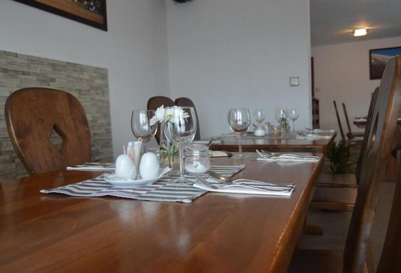 Standard Stúdió Szoba, Kolonie