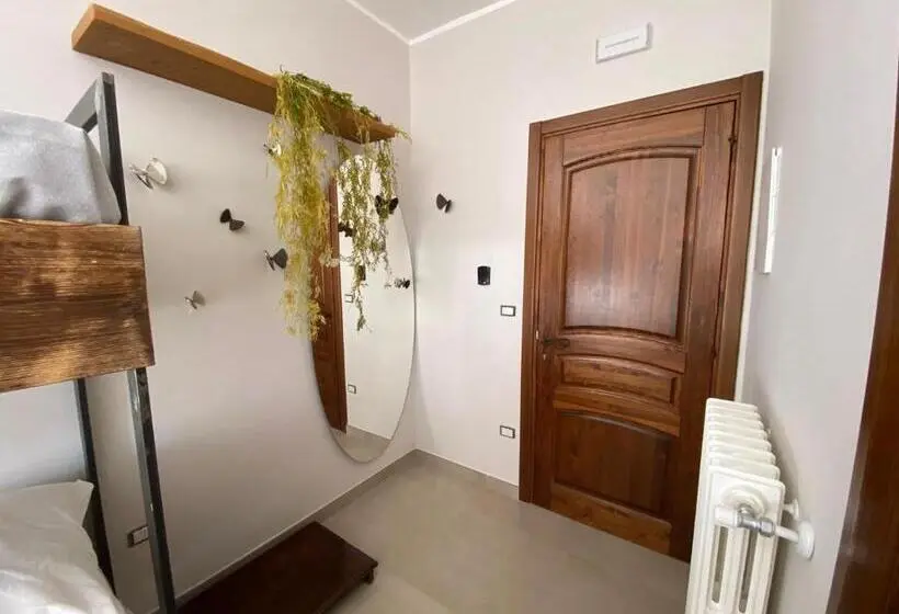 اتاق لوکس با بالکن, La Fontanella