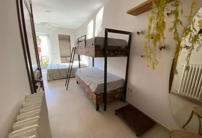 اتاق لوکس با بالکن, La Fontanella