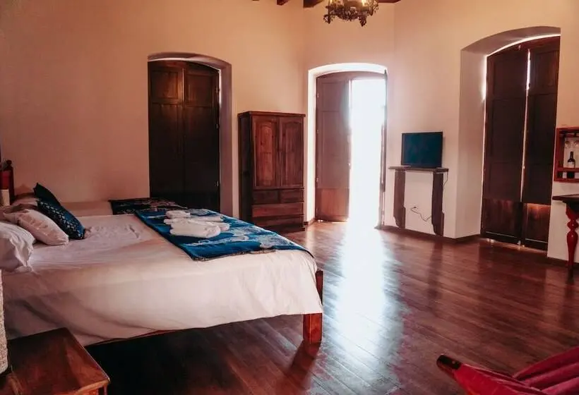 Deluxe Kolmen Hengen Huone, Casa Alquimia