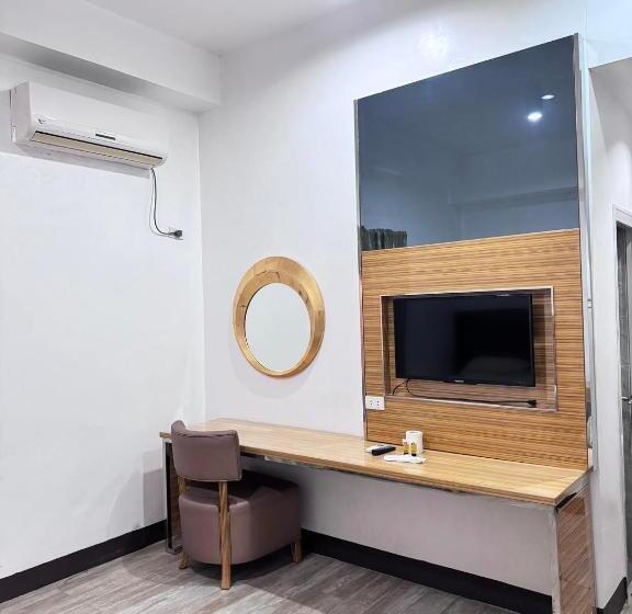 Номер Deluxe, Jeamco Royal Hotel Palawan