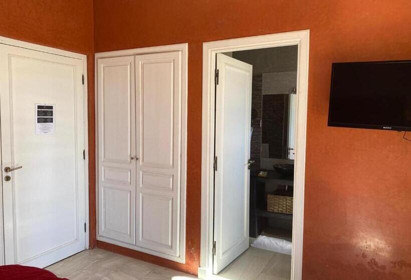 اتاق لوکس, Villa Diaf Johanne