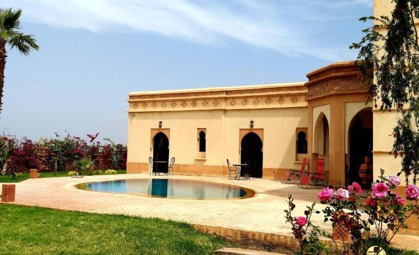 נוף לבריכה, Villa Diaf Johanne