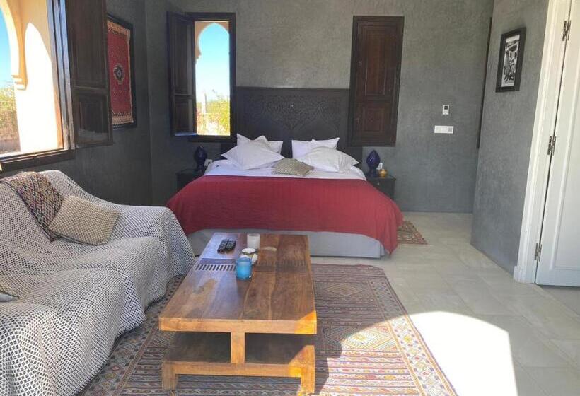 נוף לבריכה, Villa Diaf Johanne