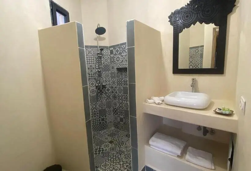 Standard-huone Puutarhanäkymä, Villa Diaf Johanne