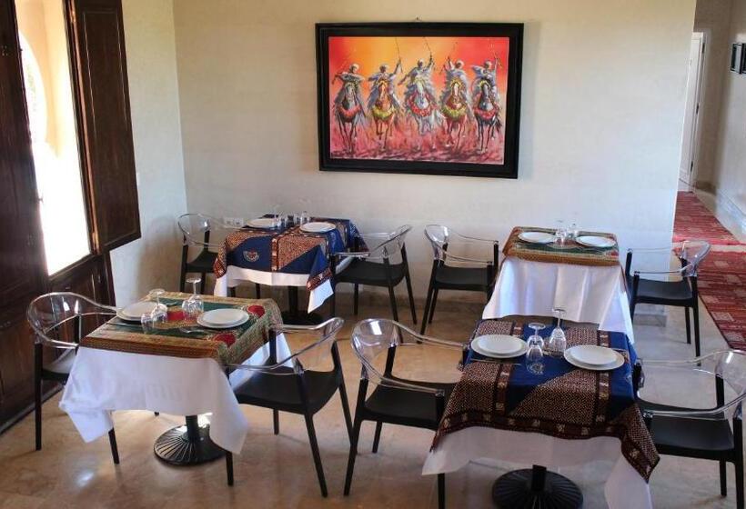 ویلای یک اتاق خوابه با استخر شنا, Villa Diaf Johanne