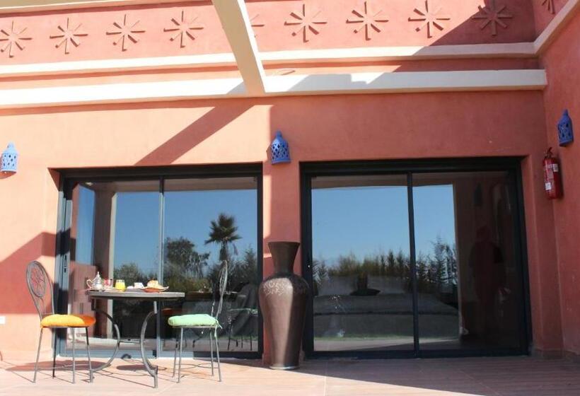 ویلای یک اتاق خوابه با استخر شنا, Villa Diaf Johanne