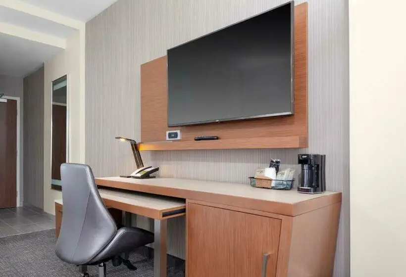 キングサイズベッドのスイートルーム, Courtyard By Marriott Deland Historic Downtown