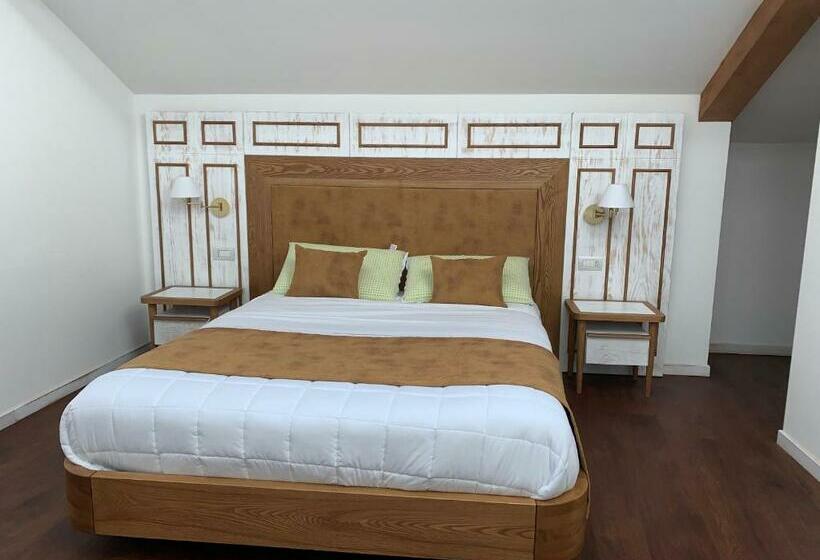 이코노미 룸, Il Belvedere