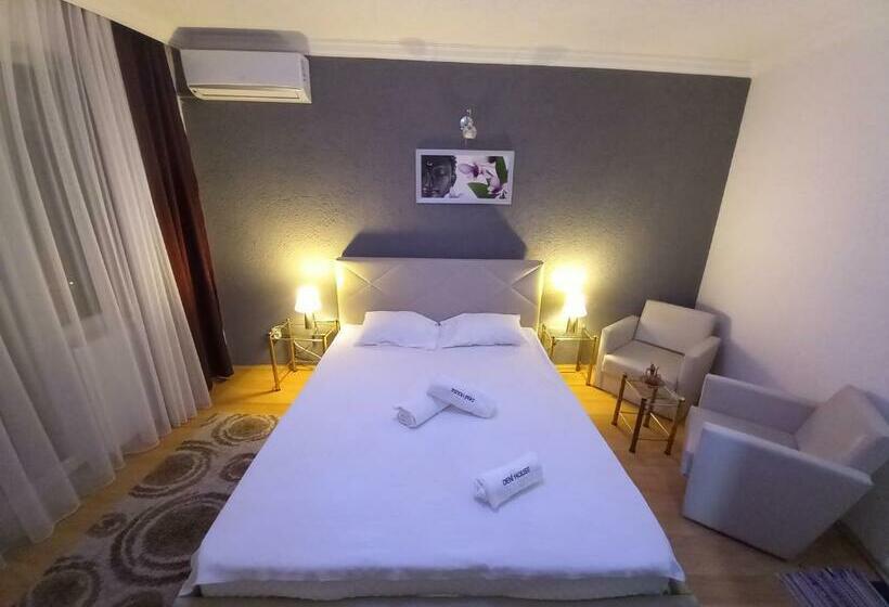 اتاق استاندارد با تخت بزرگ, Deni House