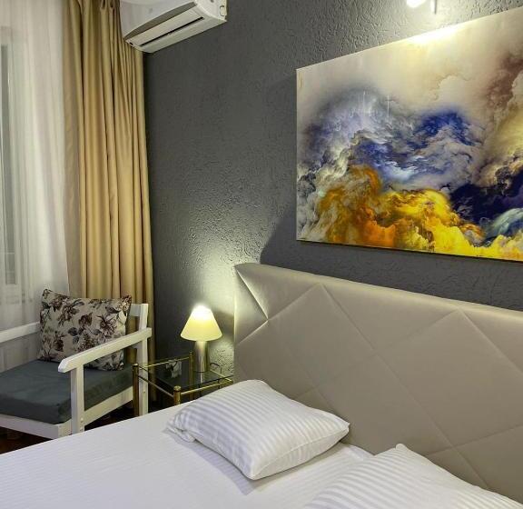 اتاق استاندارد با تخت بزرگ, Deni House