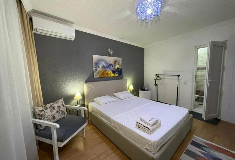 اتاق استاندارد با تخت بزرگ, Deni House