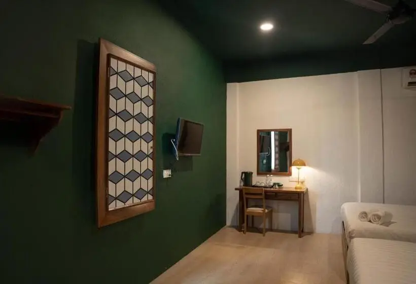ファミリールーム, Room V @ Jalan Sultanah Near Bus Stop Batu Pahat