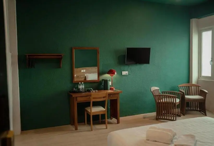 スーペリアファミリールーム, Room V @ Jalan Sultanah Near Bus Stop Batu Pahat