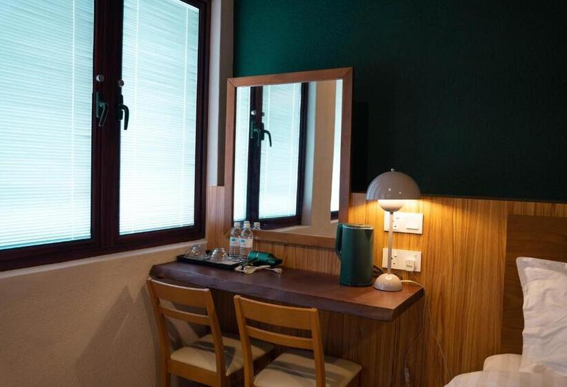 חדר סטנדרט עם מיטת קינג, Room V @ Jalan Sultanah Near Bus Stop Batu Pahat