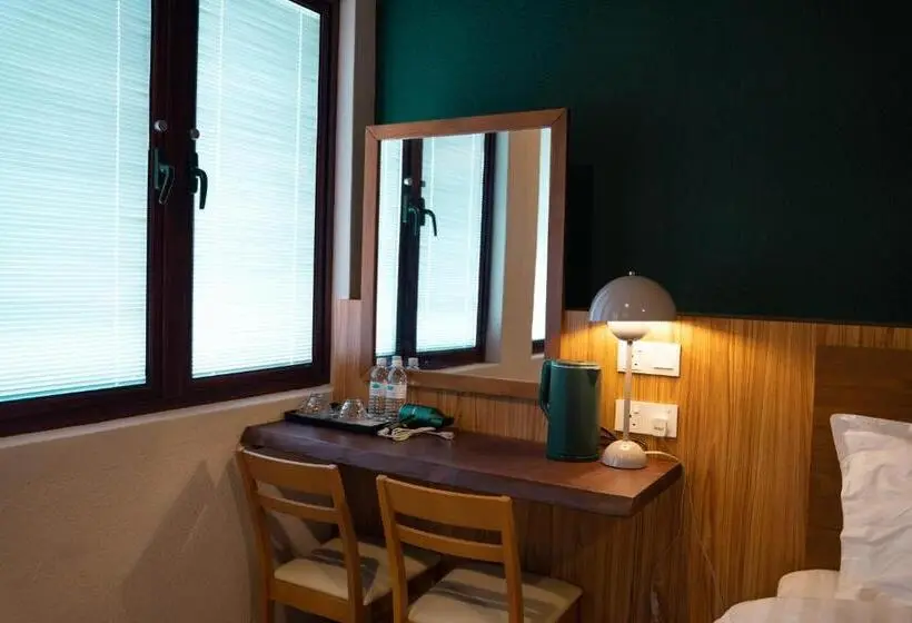キングサイズベッドのスタンダードルーム, Room V @ Jalan Sultanah Near Bus Stop Batu Pahat
