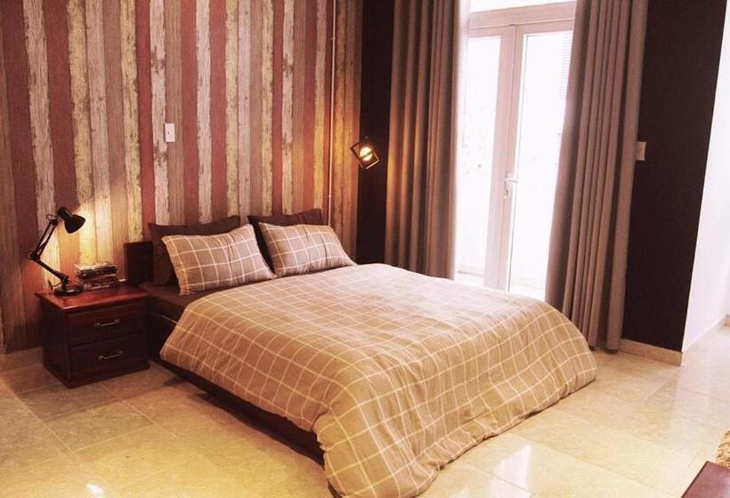اتاق لوکس با چشم‌انداز شهر, 08 Homestay