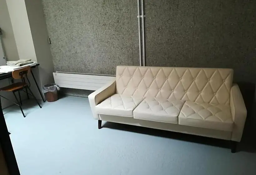 バスルーム共有のトリプルスタンダード, Guesthouse Ushiyado