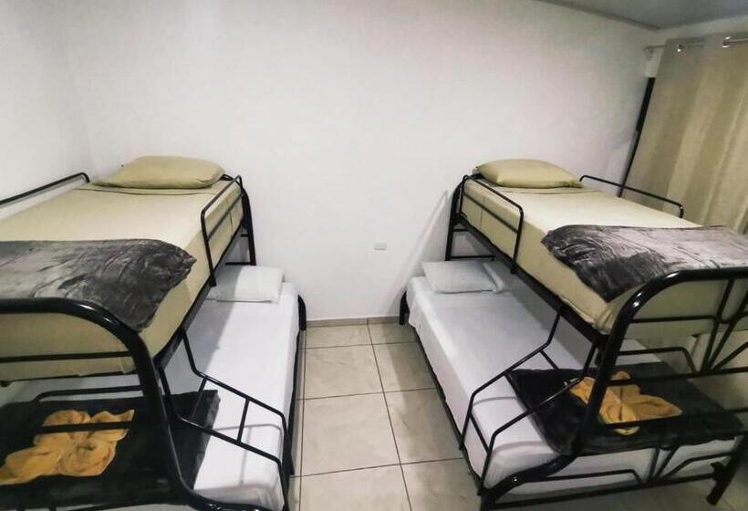 اتاق خانوادگی, Hostel Cattleya   Monteverde, Costa Rica