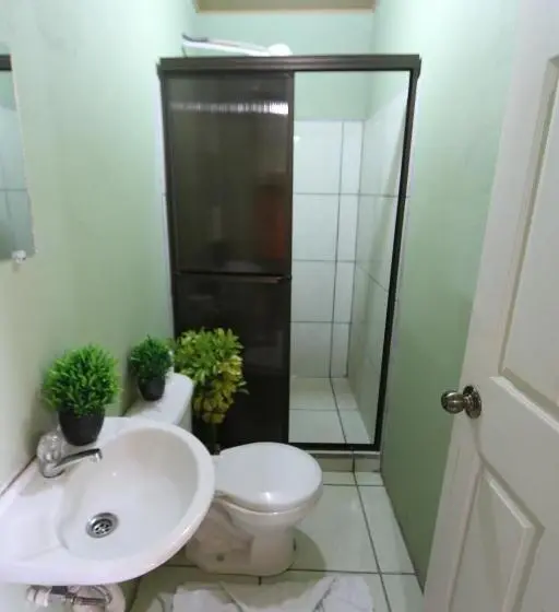 اتاق استاندارد چهار تخته, Hostel Cattleya   Monteverde, Costa Rica