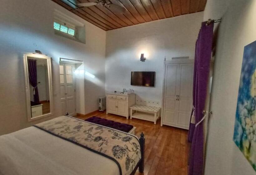 חדר דלוקס, Pine Retreat Mallroad