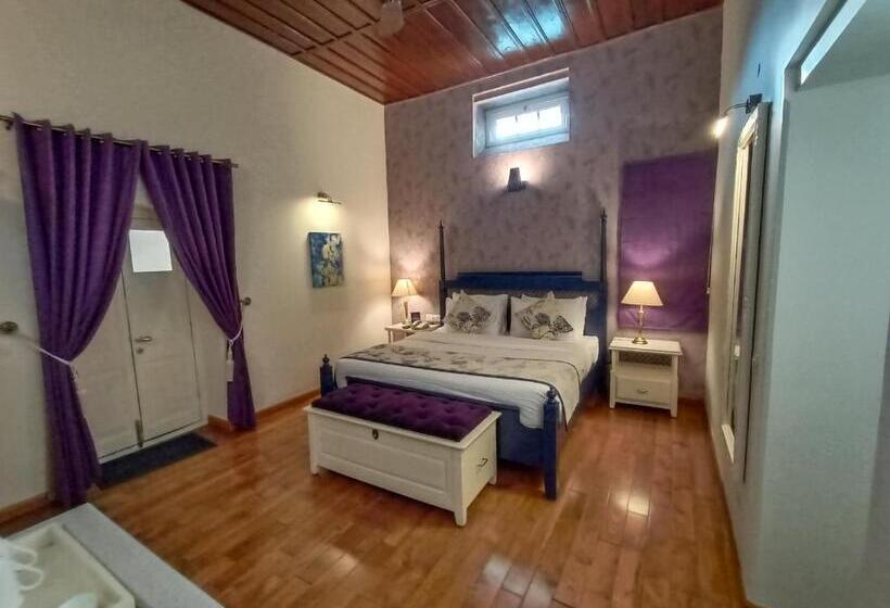 חדר דלוקס, Pine Retreat Mallroad