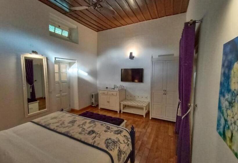 חדר דלוקס, Pine Retreat Mallroad