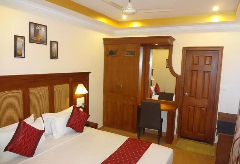 デラックスルーム, Seasons Thekkady