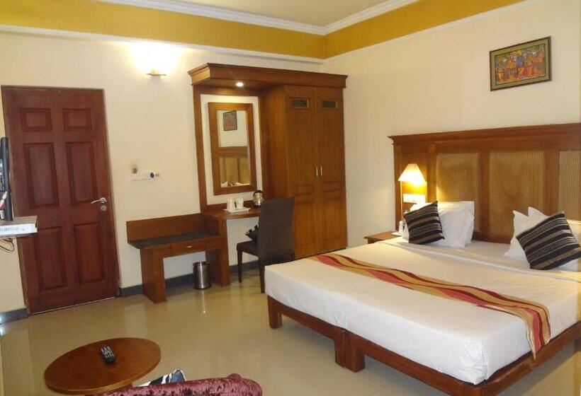 اتاق سوپریور, Seasons Thekkady