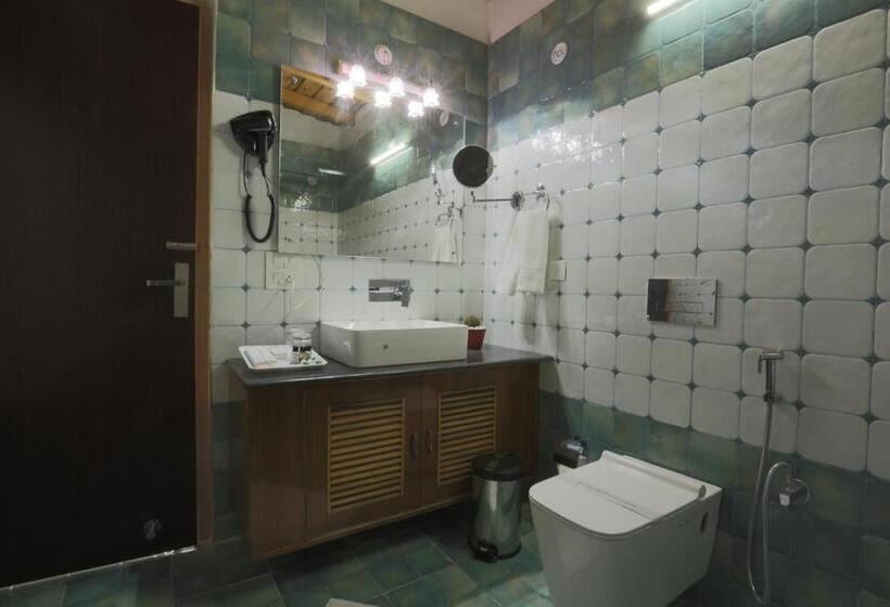 جناح مطلّ علي الجبل, The Moksh Eco Inn