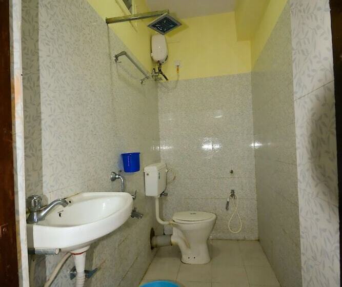 Deluxe-huone, Om Guest House