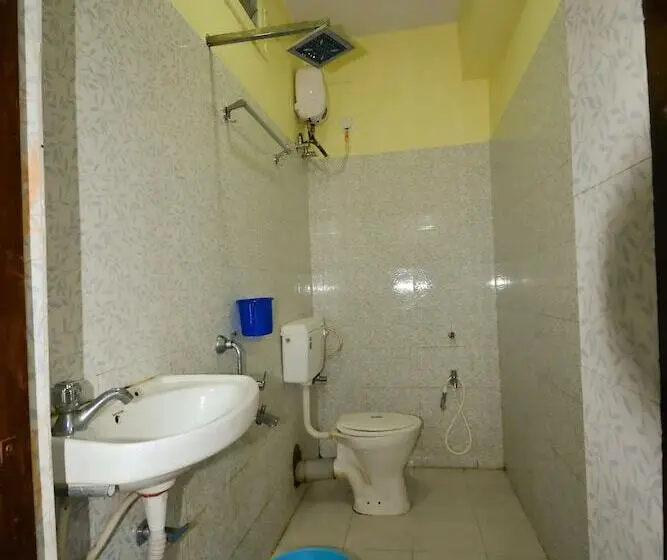 اتاق لوکس, Om Guest House