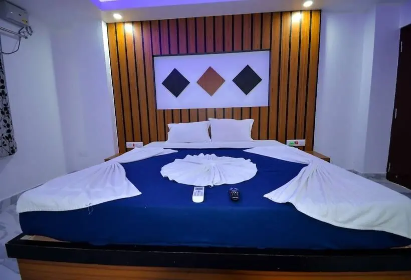 اتاق لوکس, Om Guest House
