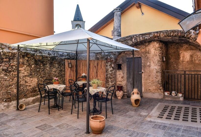 اتاق خانوادگی, La Terra Di Mingo