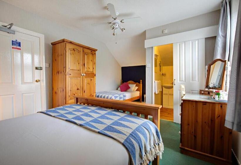 חדר משפחתי, Lancaster Townhouse