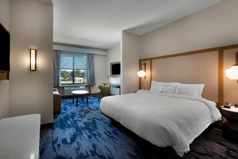 キングサイズベッドのスイートルーム, Fairfield Inn & Suites By Marriott Shelby
