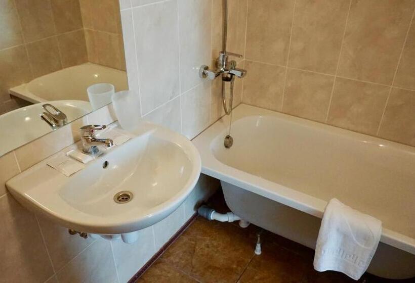 Deluxe-studio, Zhuliany City