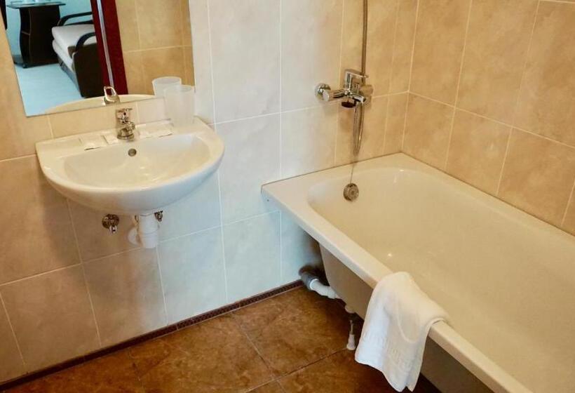 Deluxe-studio, Zhuliany City